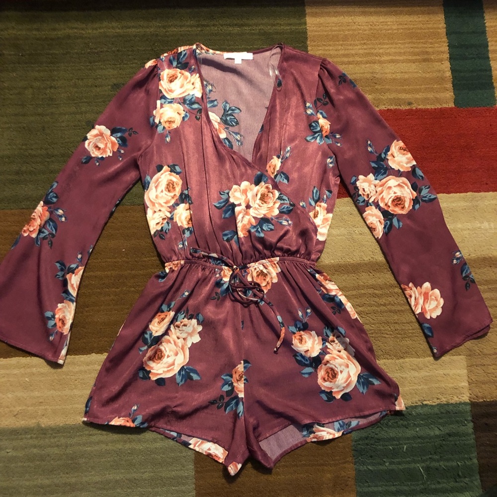 Beautiful sexy spring Romper shorts EUC sz S